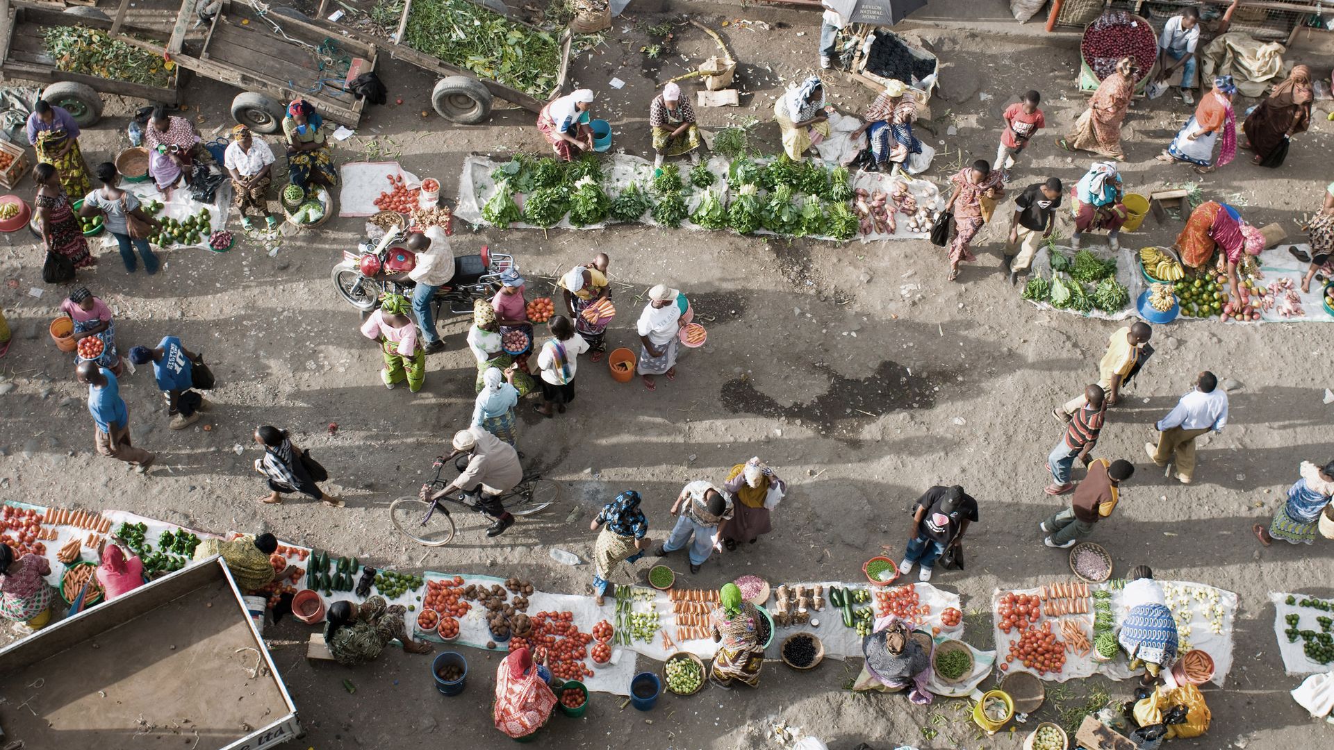 Markt mit Produkten in Arusha