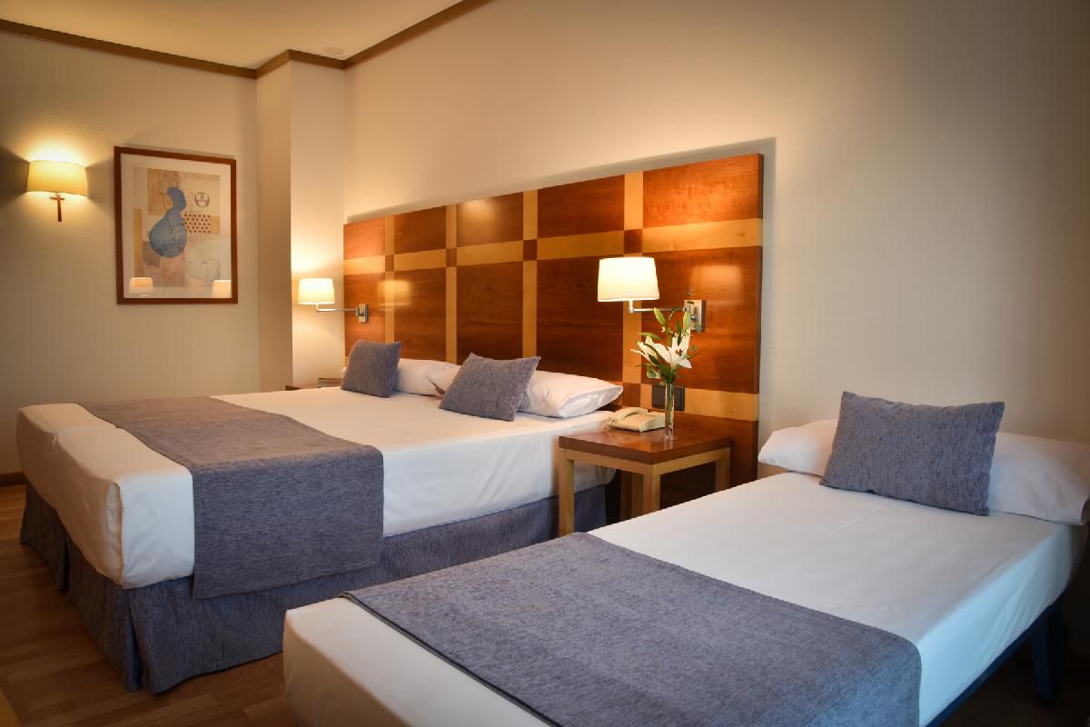 Dreibettzimmer