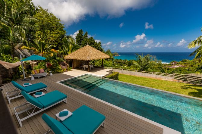 Villa Presidential Pool