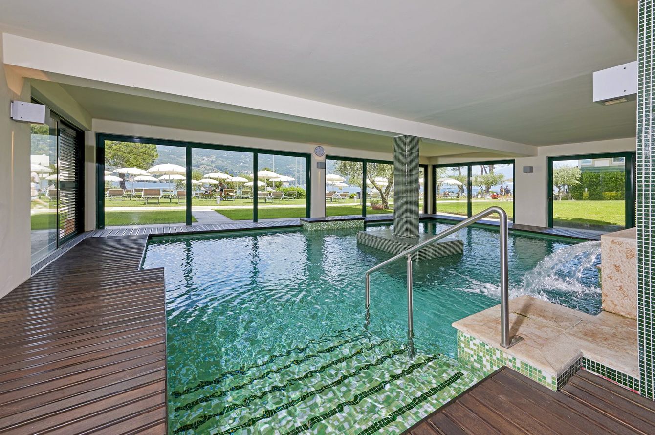 Piscine intérieure
