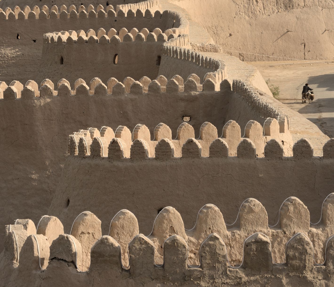 Selon la légende, Khiva la "ville-musée", aurait été fondée par l’un des fils de Noé, Sem.