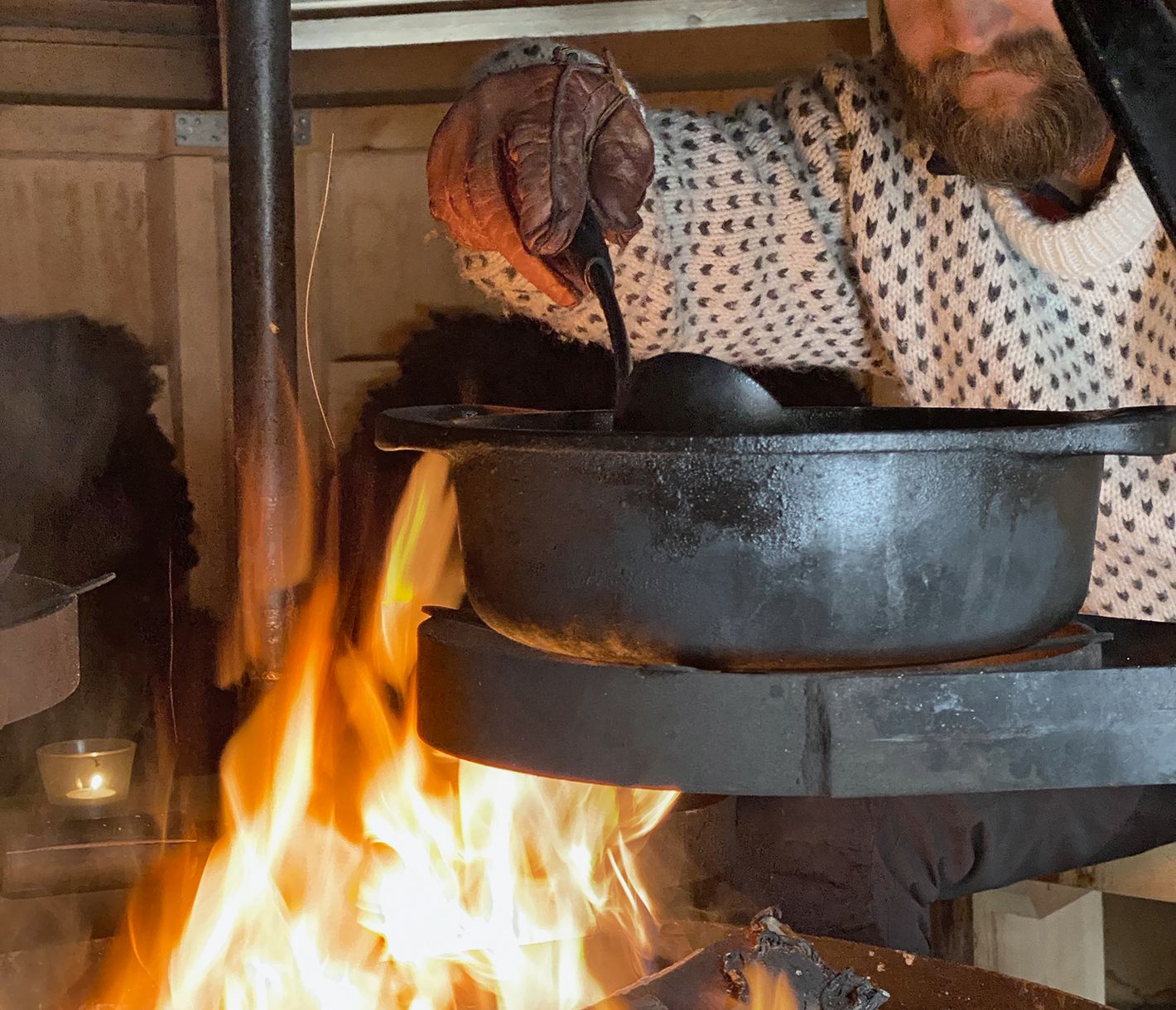 Ein lappländisches Dinner mitten im Wald