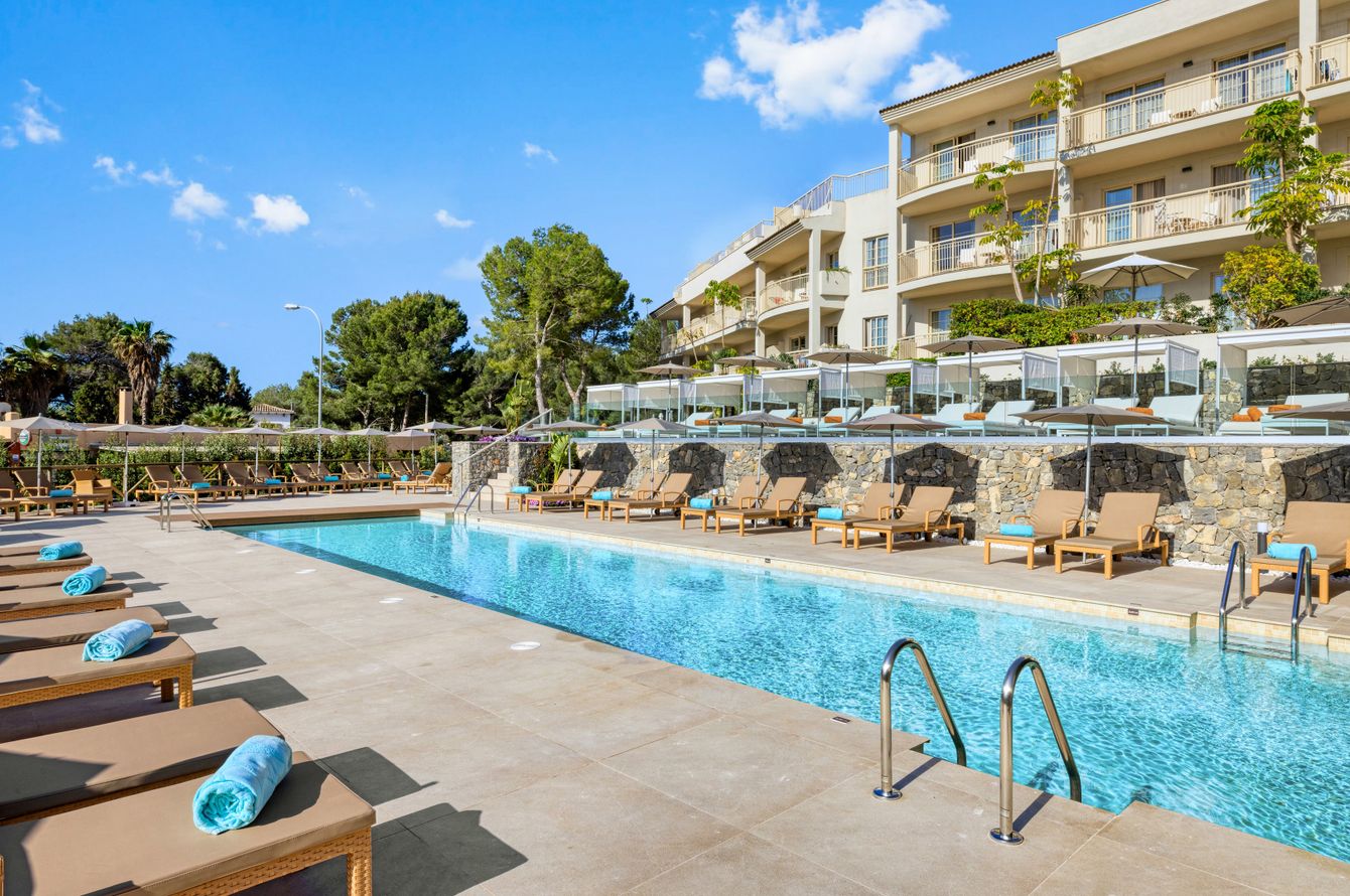 Piscine extérieure Oasis