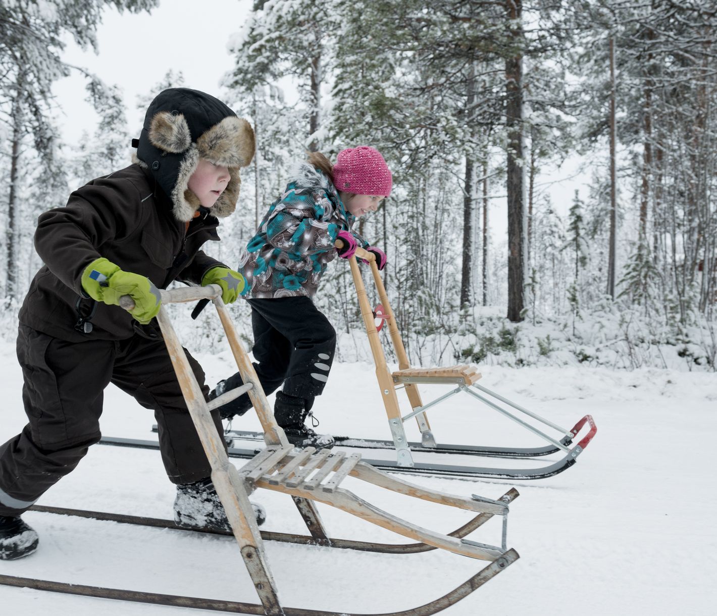 Mit dem Tretschlitten unterwegs wie die Einheimischen