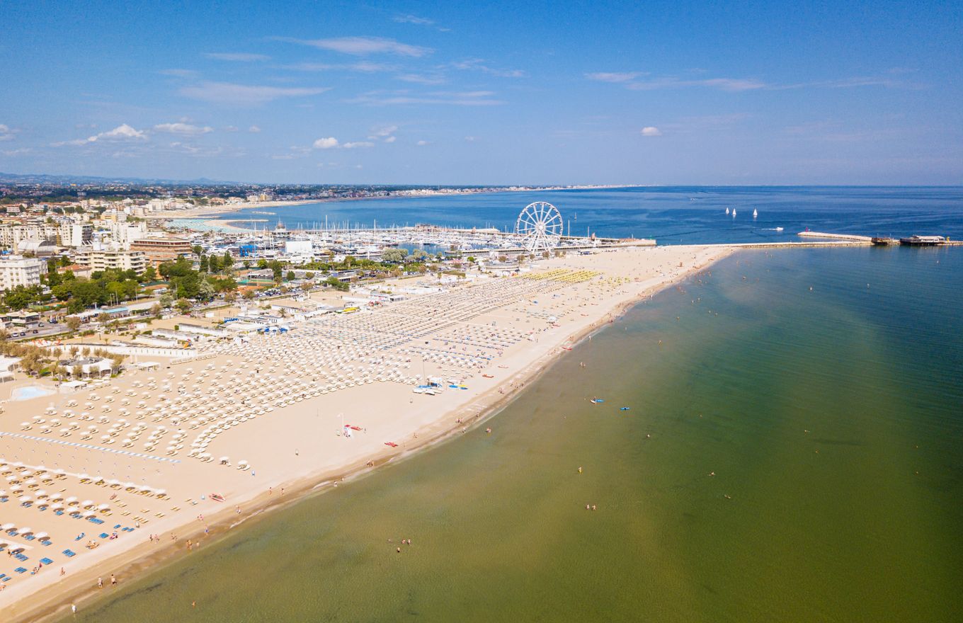 Blick auf den Strand von Rimini.