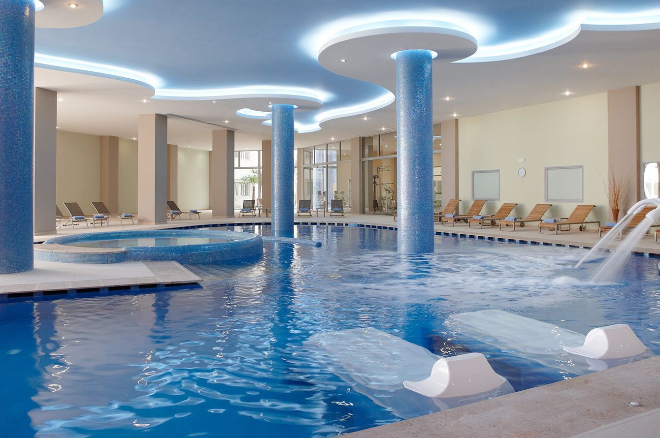 Piscine intérieure