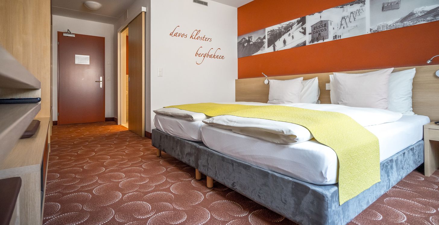 Doppelzimmer Comfort / © Davos Klosters Mountains