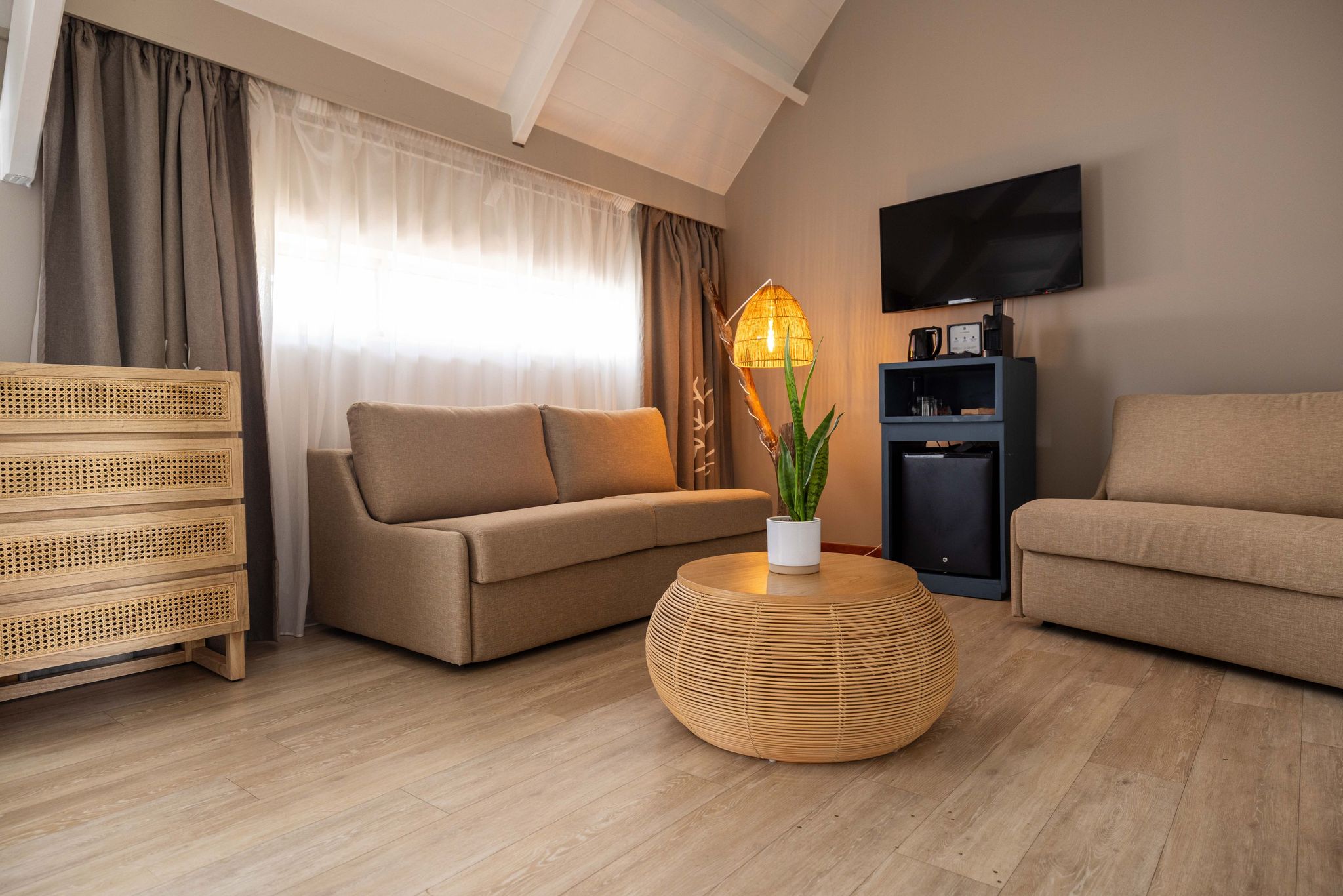 Junior Suite Lagoon Side