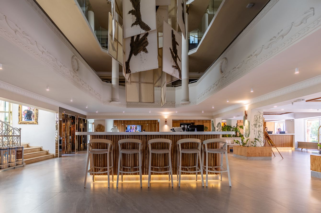 Bar