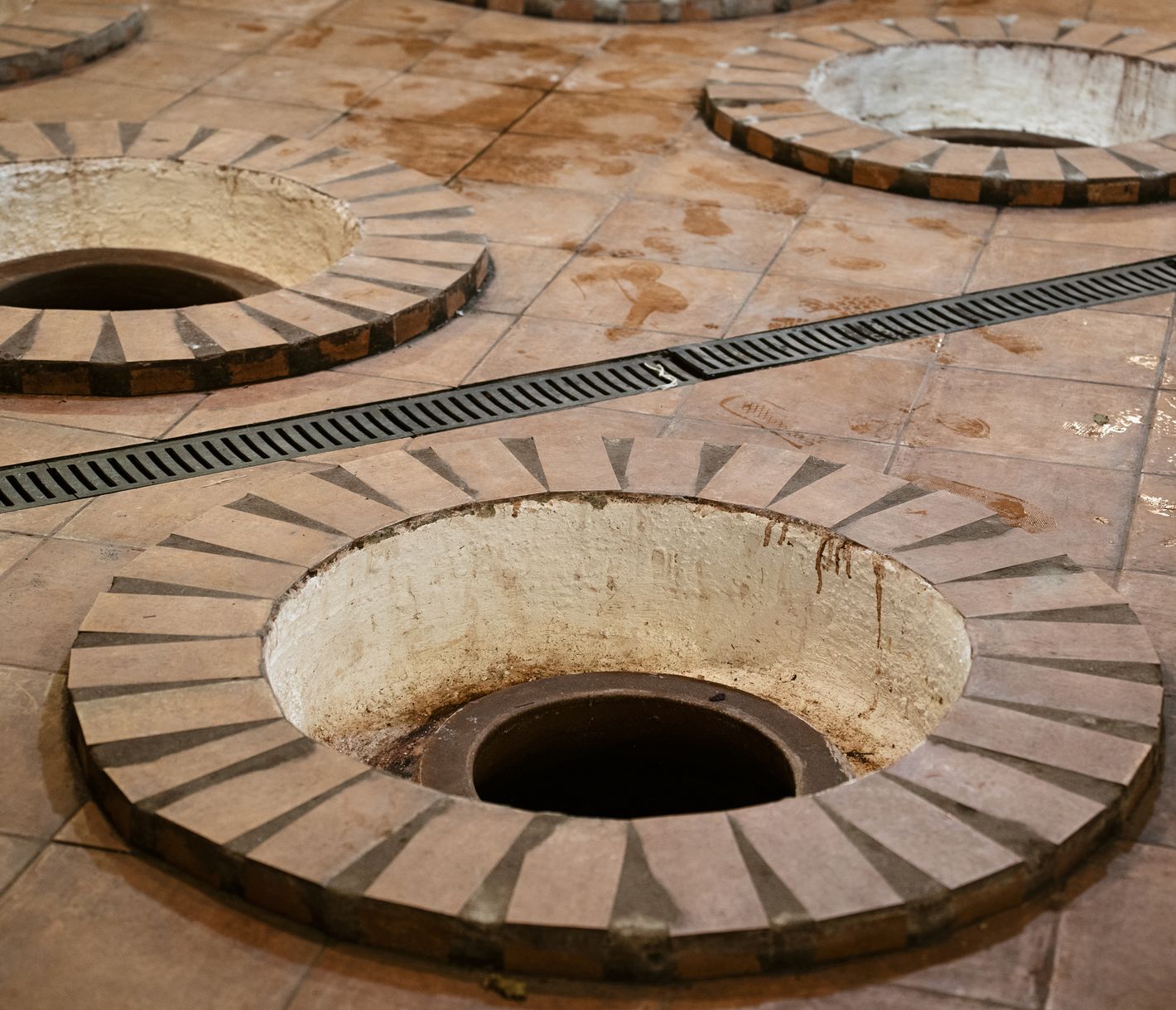 Amphoren an der kachetinischen Weinstrasse