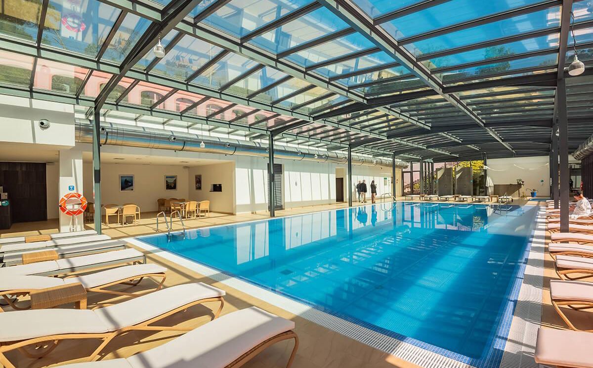 Piscine intérieure