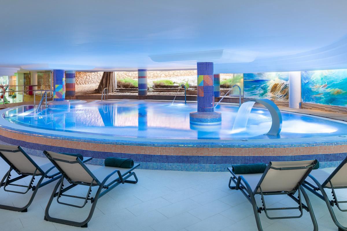 Piscine intérieure