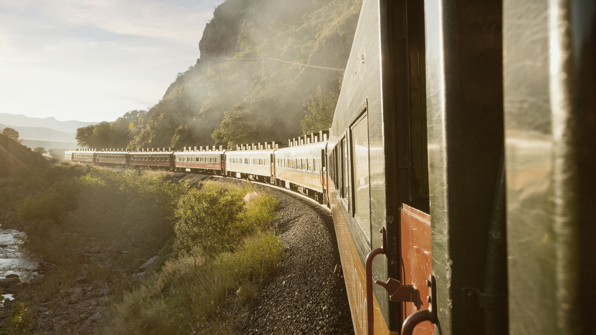 Embarquement pour l’un des plus beaux trajets ferroviaires du monde !