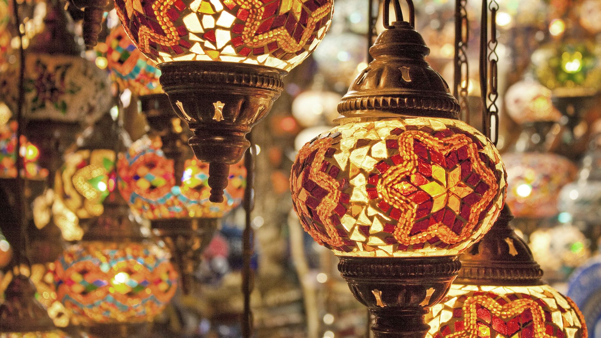 Dans l’immensité du Grand Bazar d’Istanbul, une caverne d’Ali Baba devenue le temple du marchandage