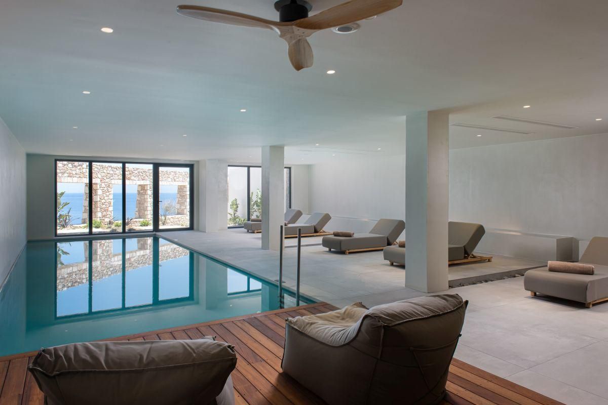 Piscine intérieure