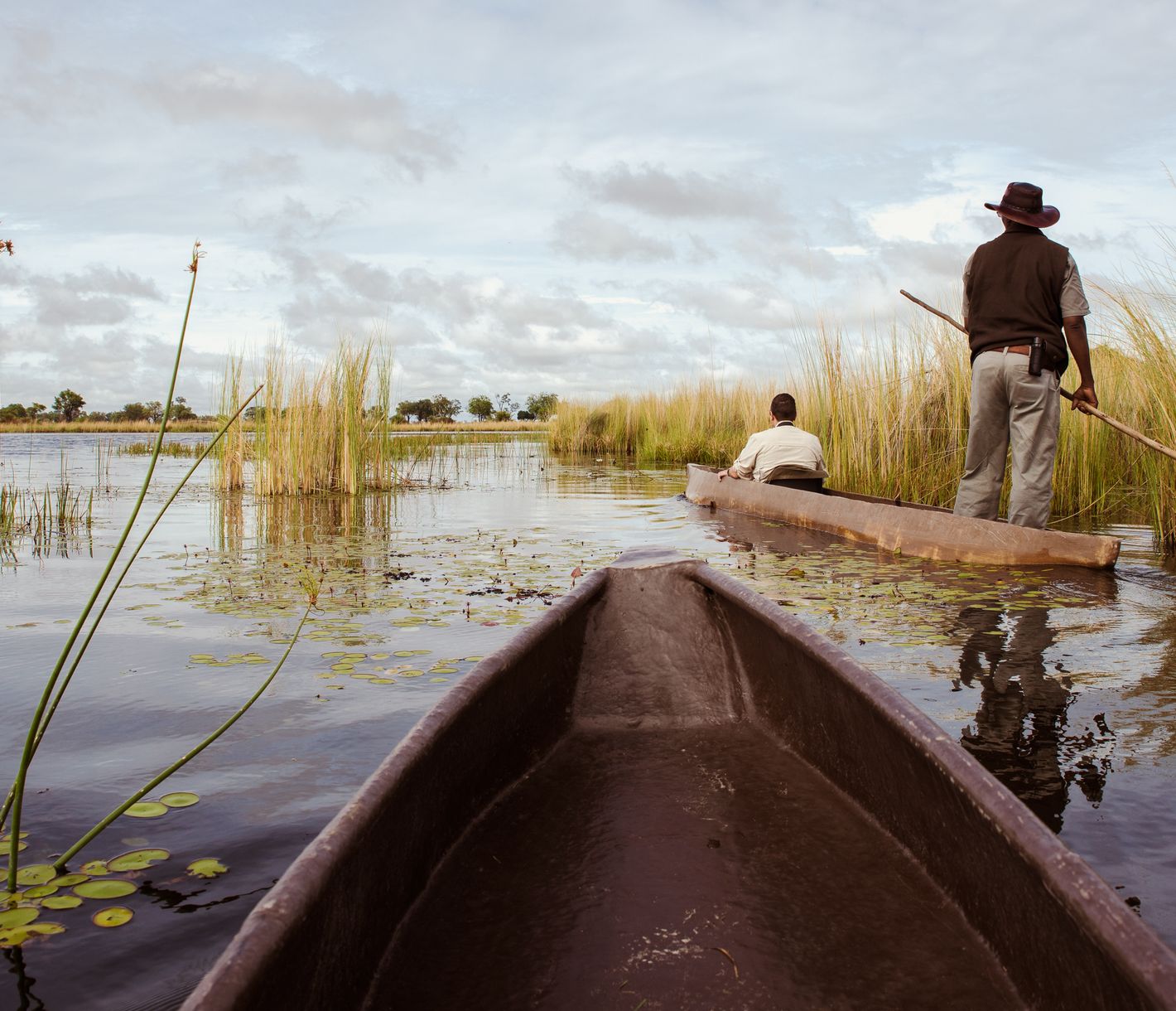 Mit dem Mokoro auf der Suche nach den kleinen Naturwundern