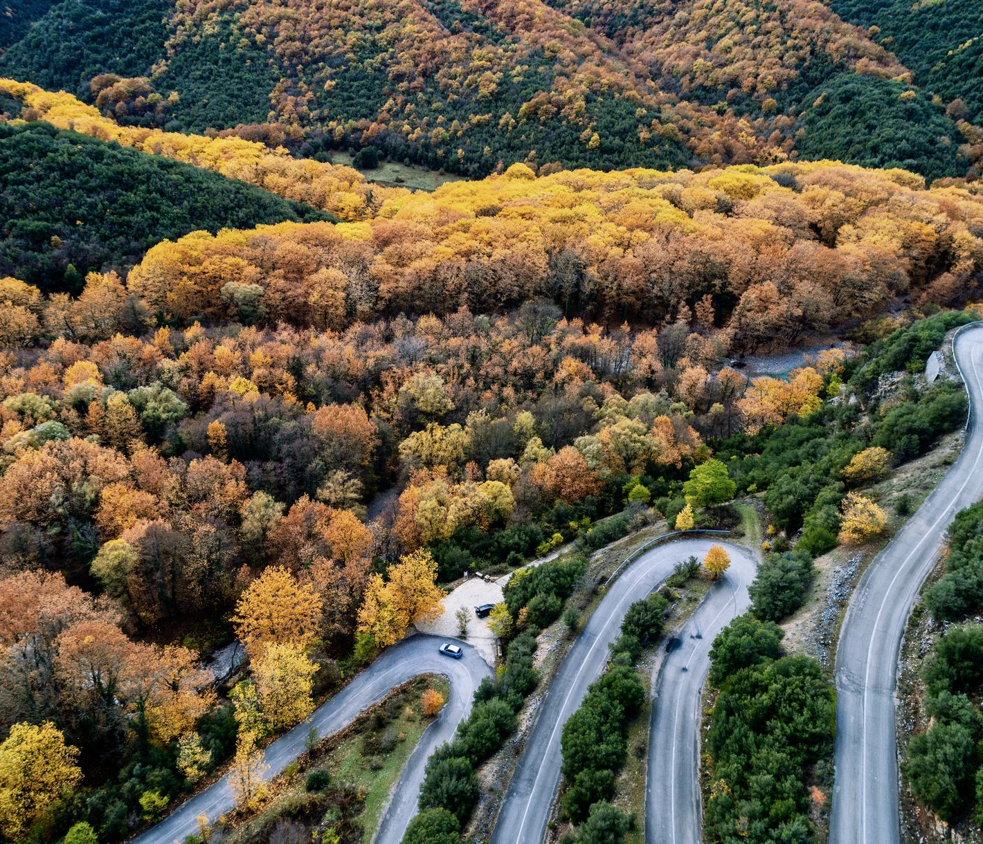 Kurvige Strasse bei der Vikos-Schlucht, Epirus