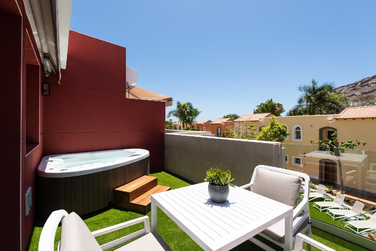 Duplex-Appartement mit 2 Schlafzimmern und privatem Whirlpool