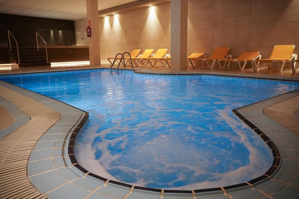 Piscine intérieure