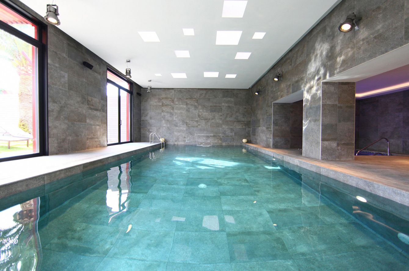 Piscine intérieure