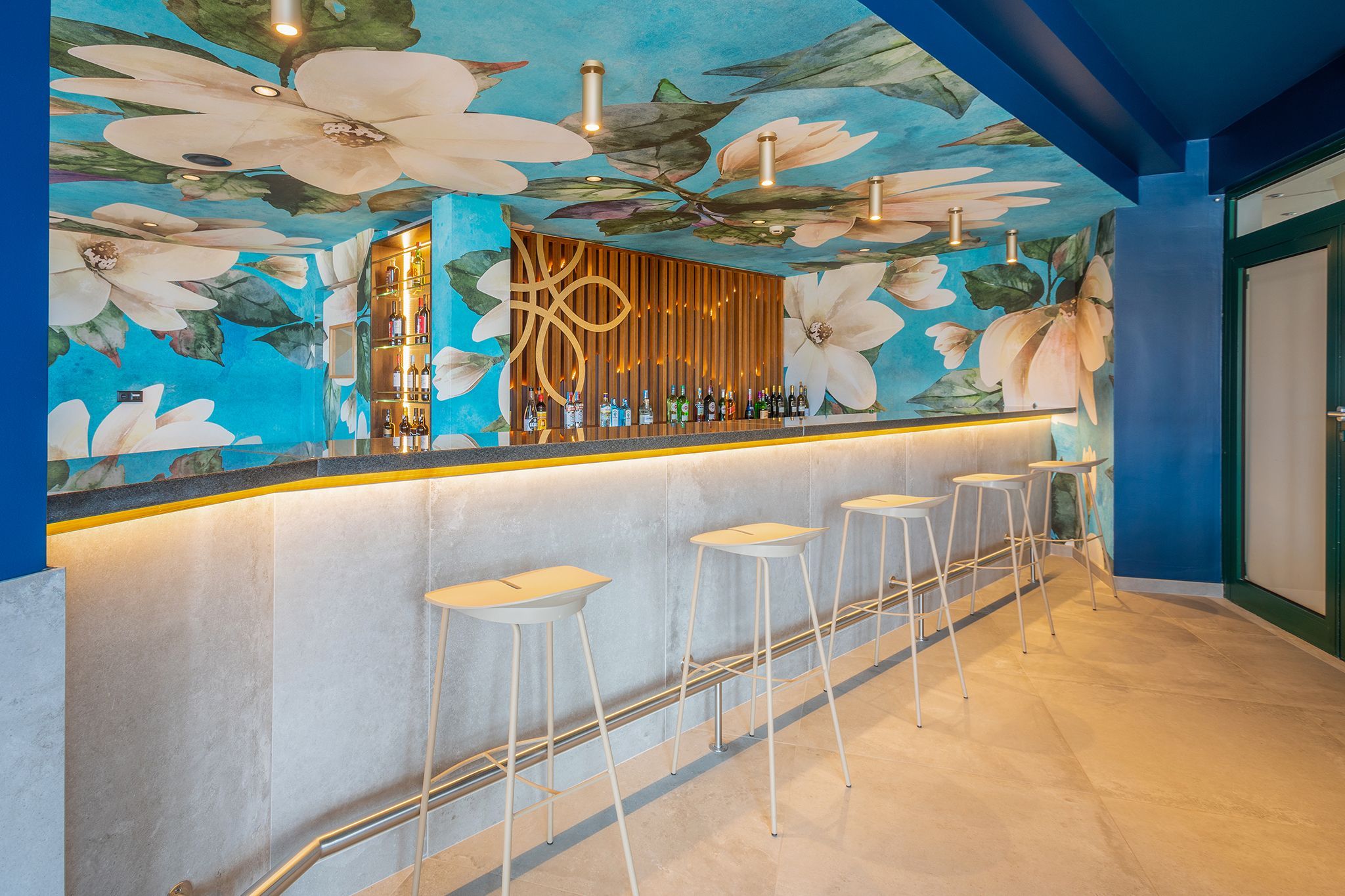 Pool Bar
