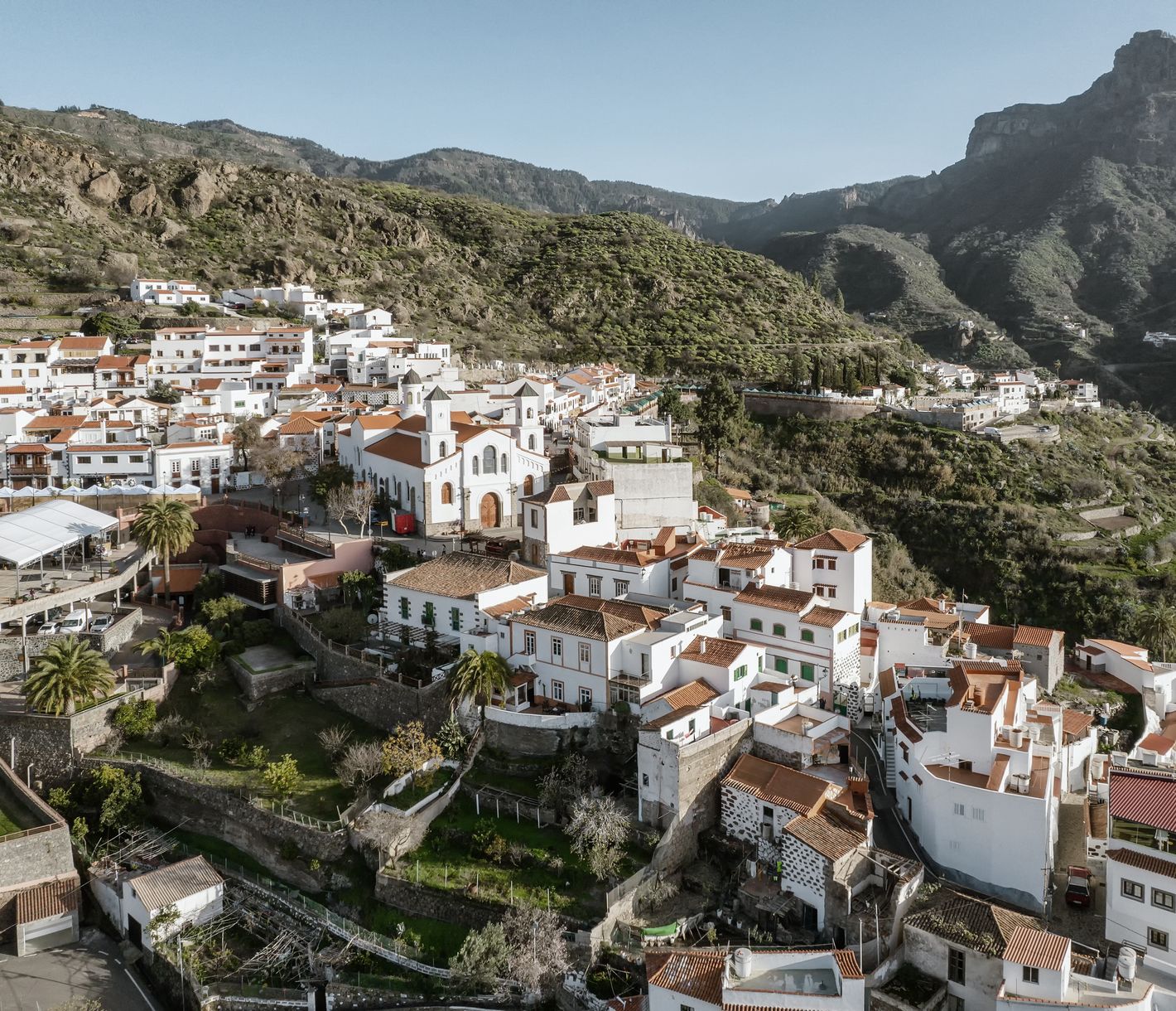 Ein malerisches Dorf in den Bergen Gran Canarias