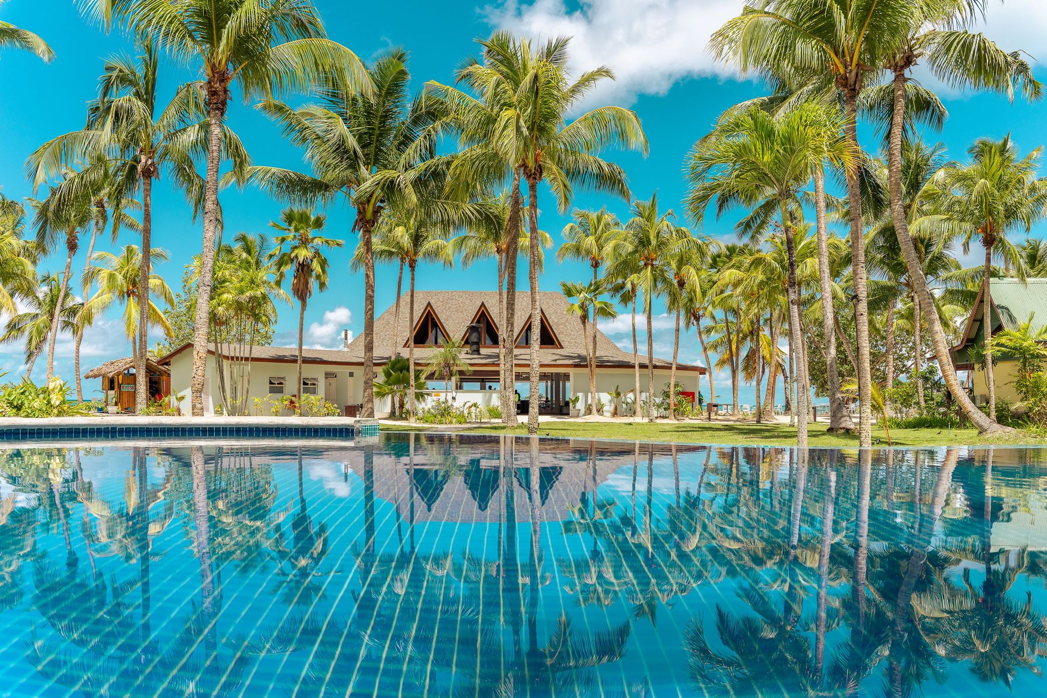 Paradise Sun, Praslin