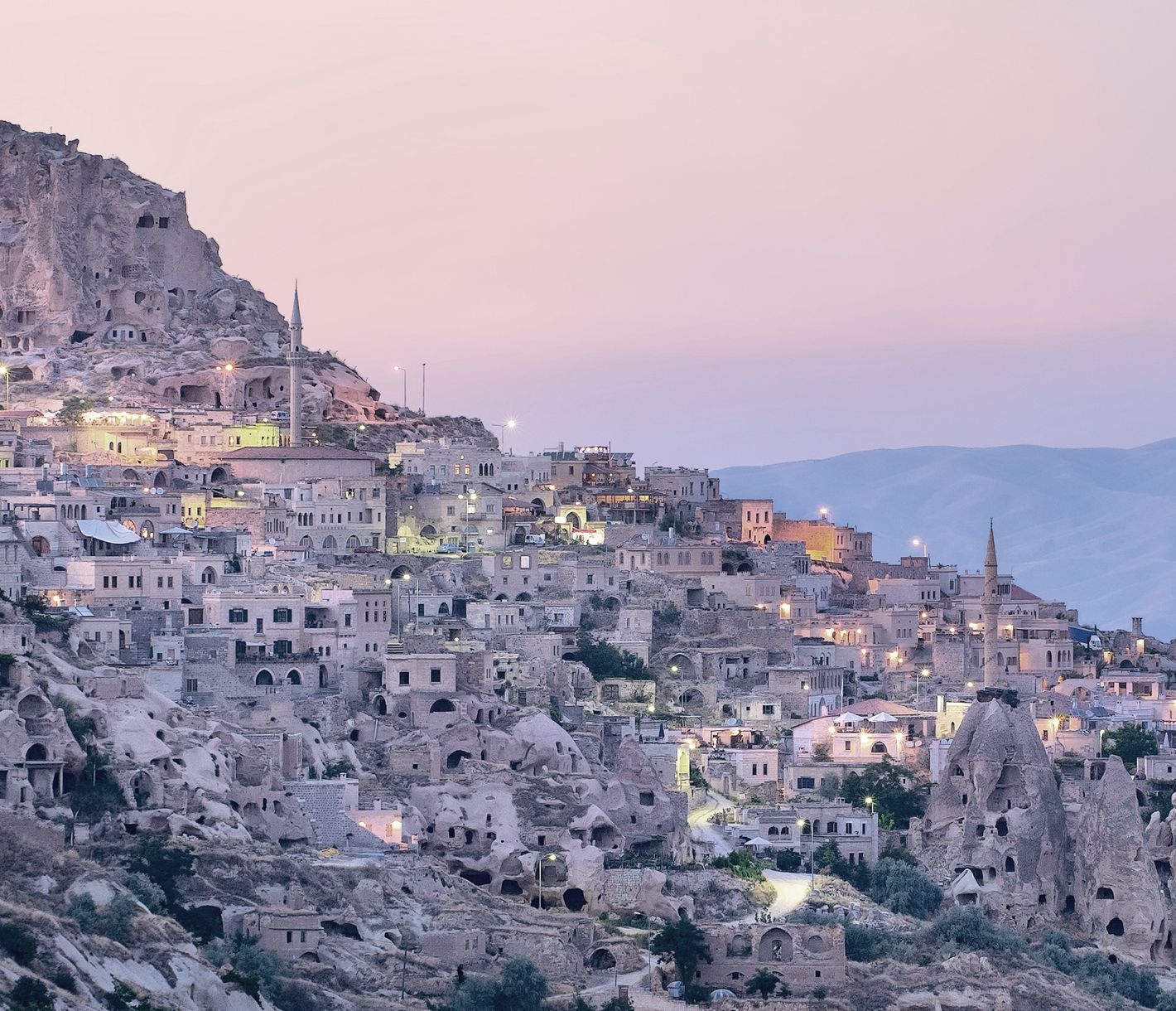 Insolites cheminées de fées et maisons troglodytes de Cappadoce