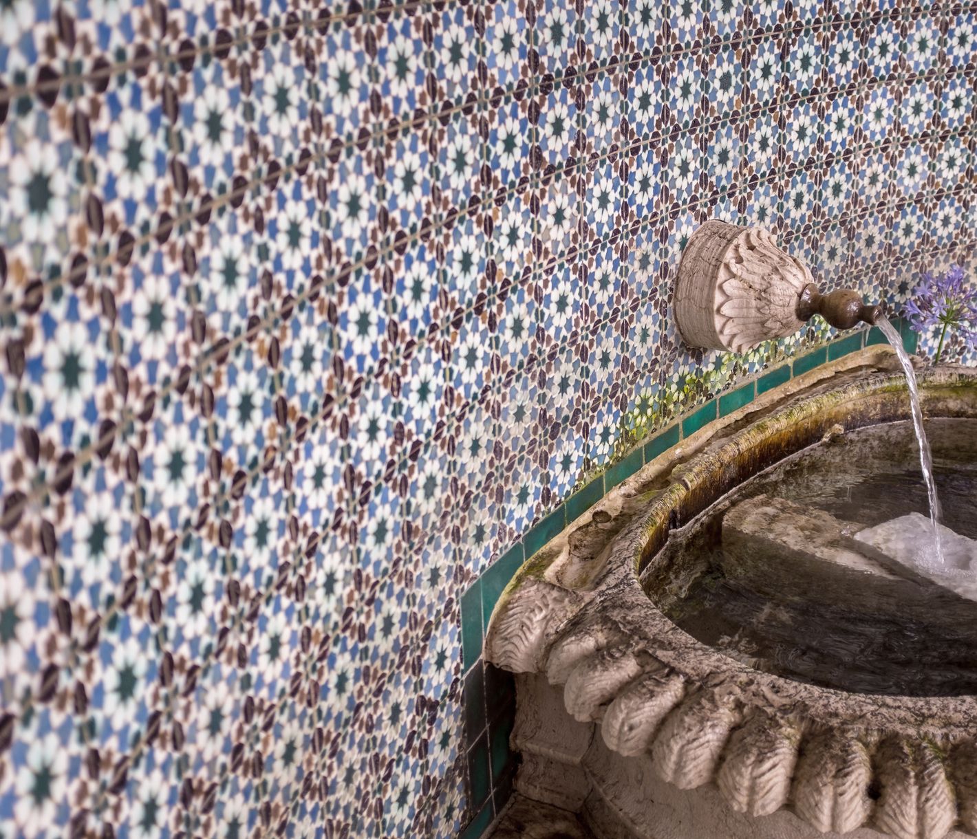 Der Brunnen Fonte Mourisca in Sintra, Portugal