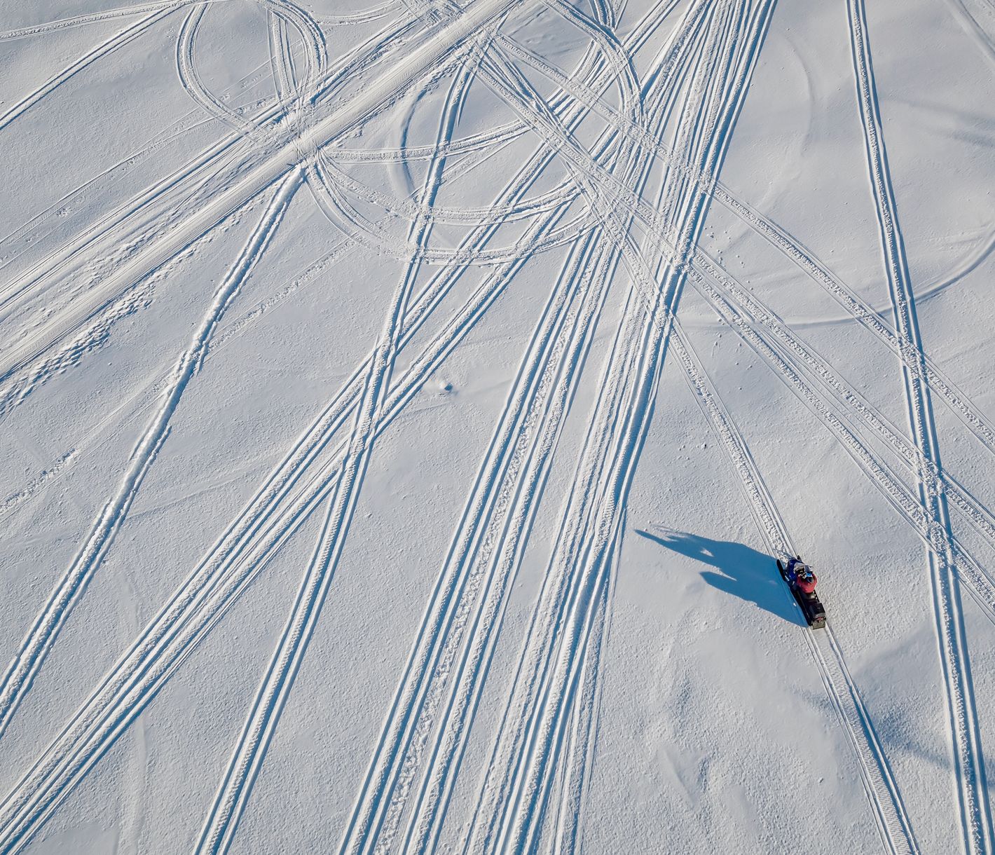 Mit dem Schneemobil über die tiefgefrorenen Seen