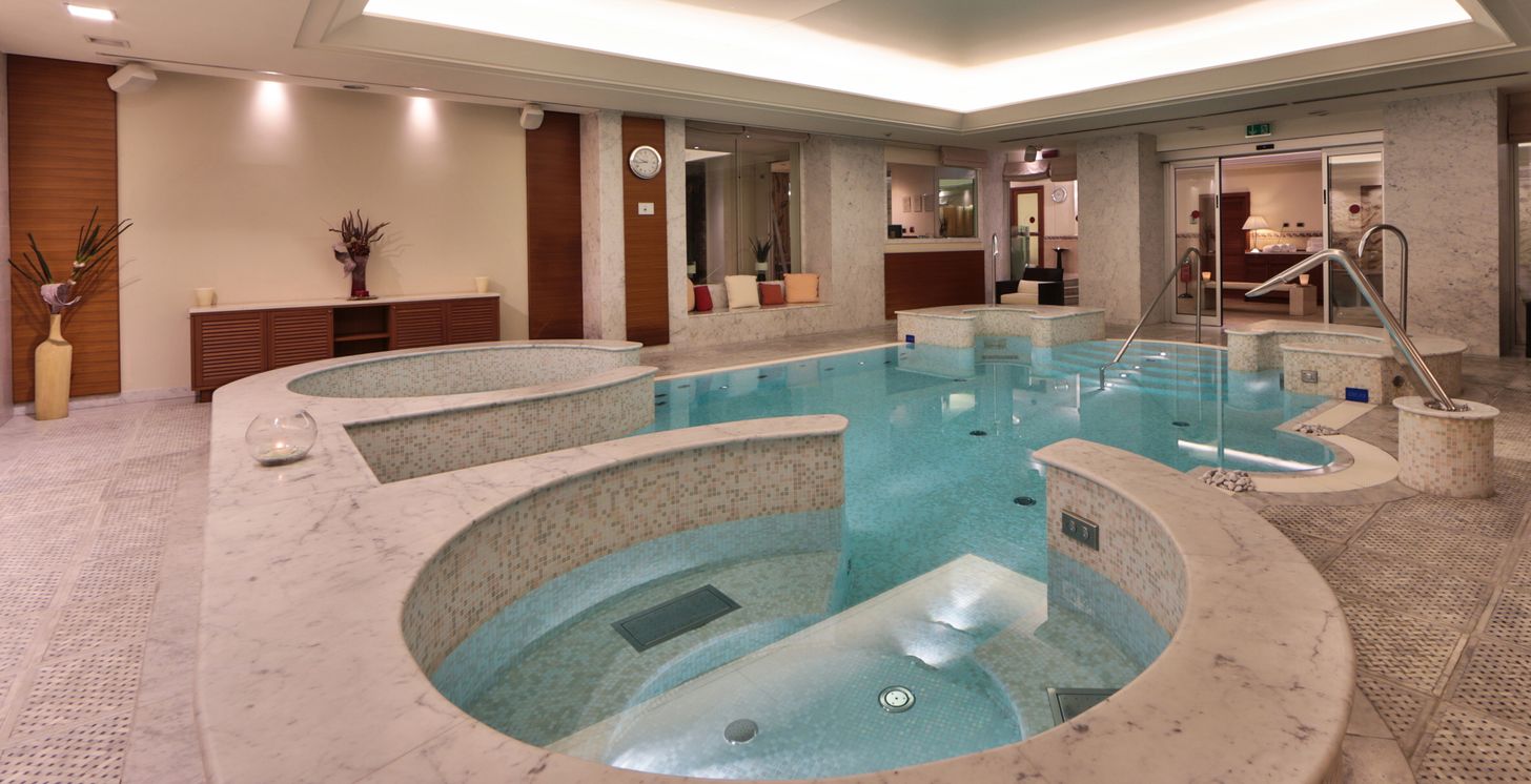 Piscine intérieure