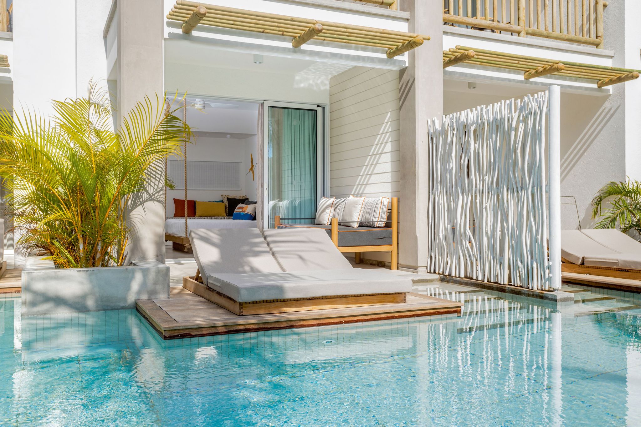 Couple Swim Up Zimmer