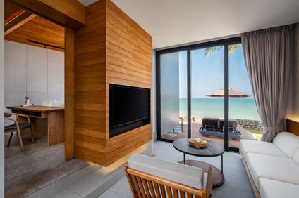 Beachfront Suite Pool Villa