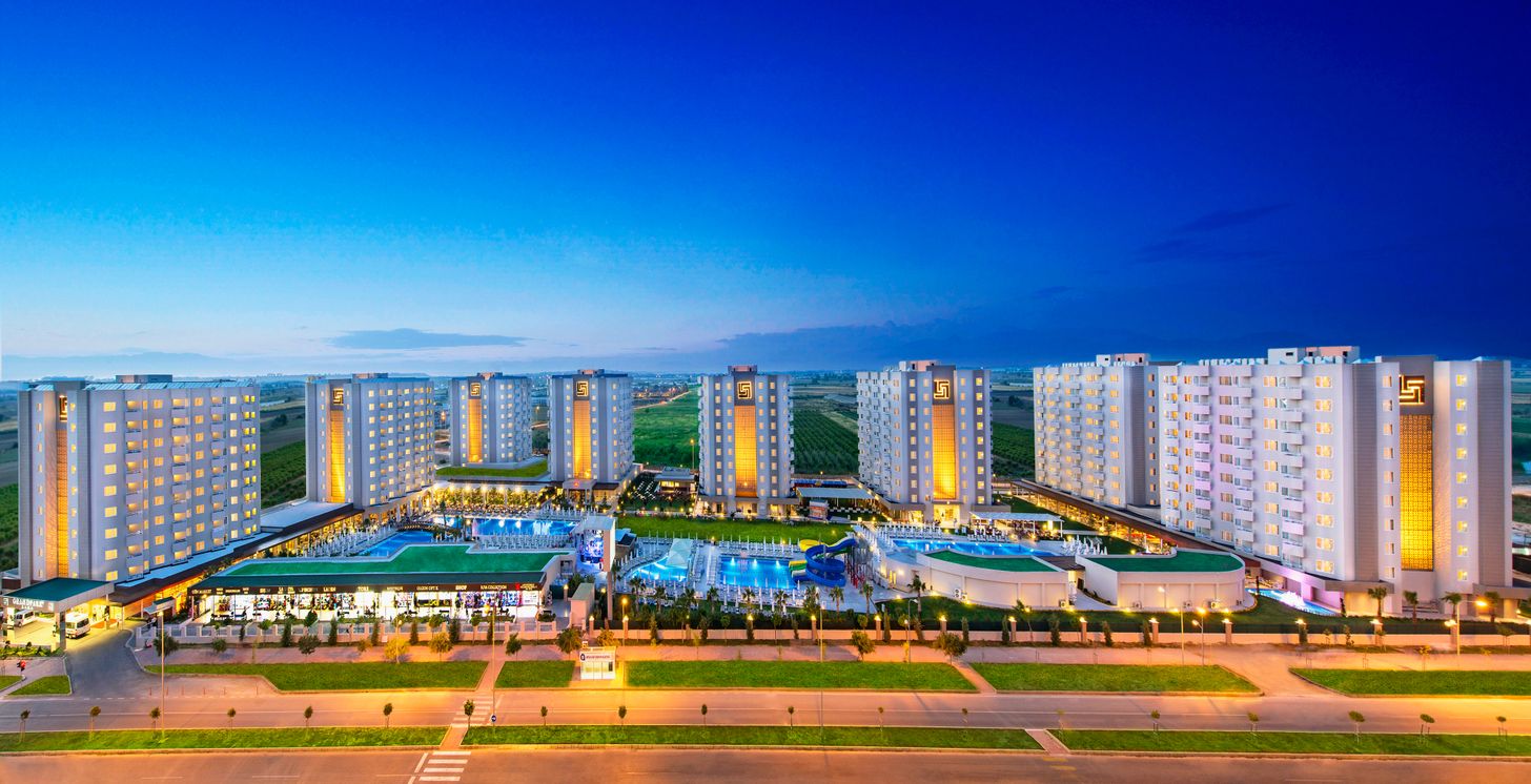Grand Park Lara