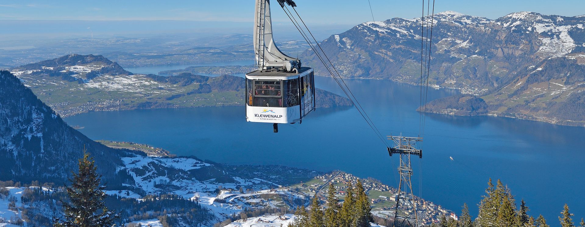 Blick auf den Vierwaldstättersee im Winter