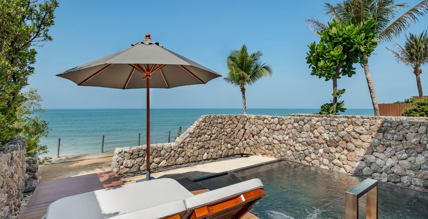 Beachfront Pool Villa