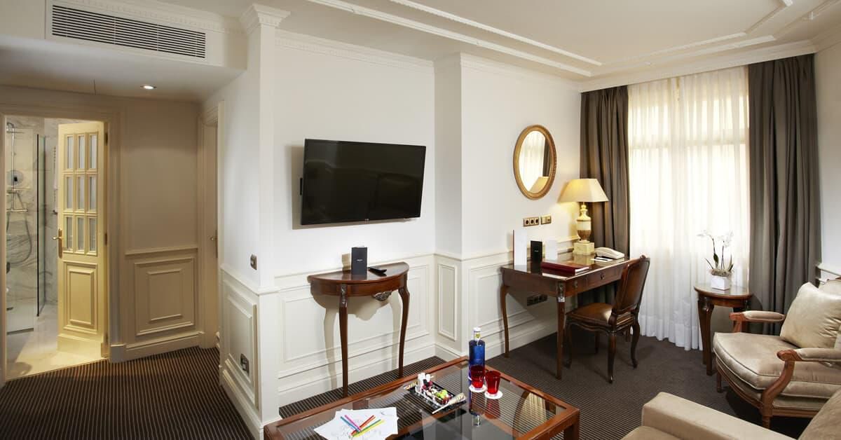 Junior Suite RedLevel