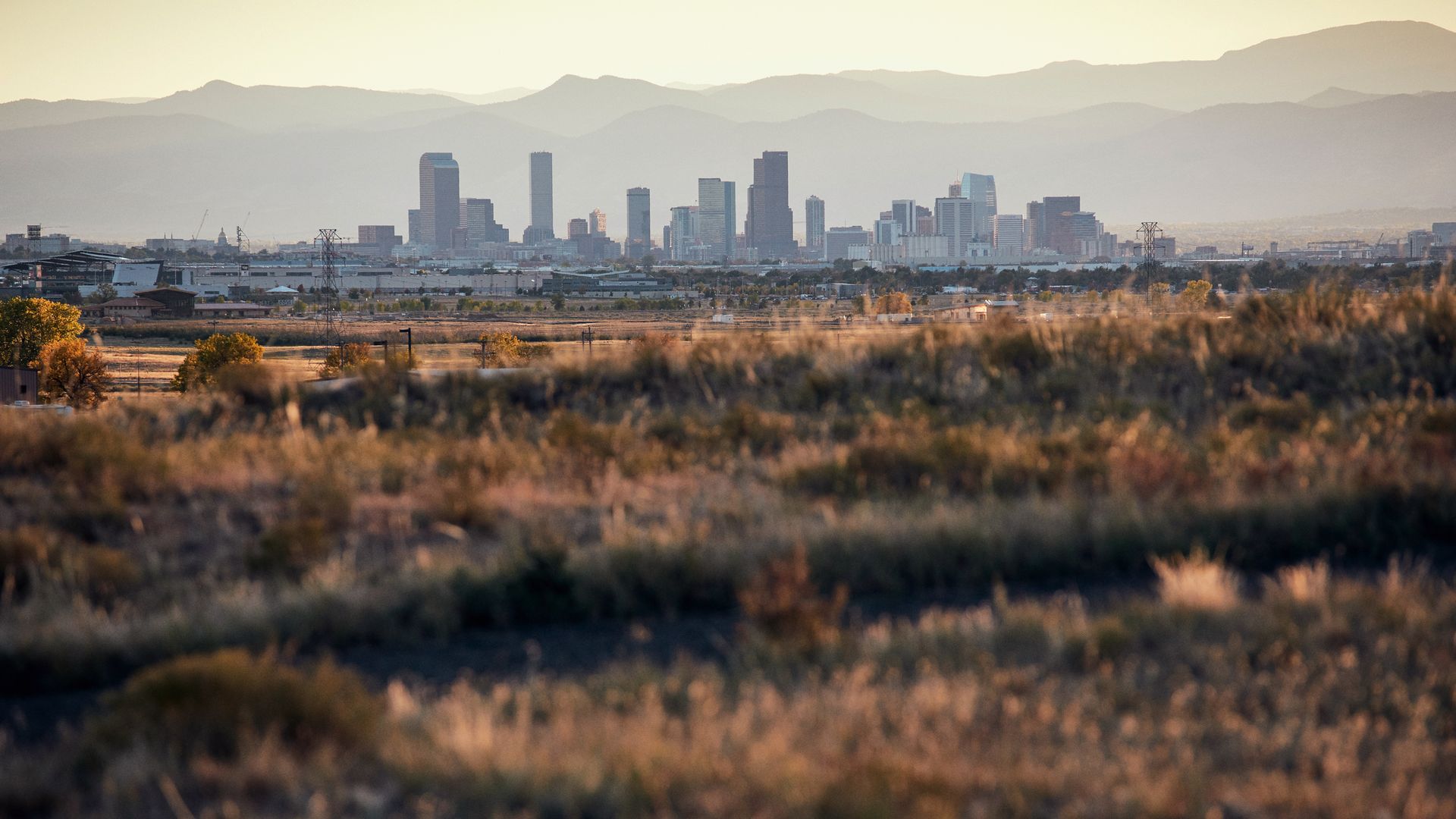 Denver liegt wunderschön vor der Kulisse der Rocky Mountains.