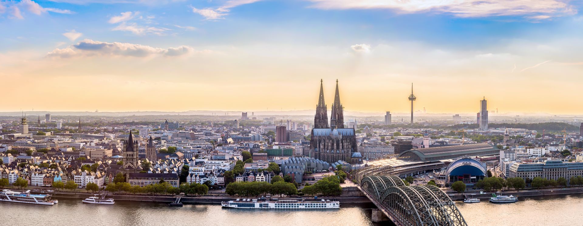 Luftaufnahme von Köln am Rhein