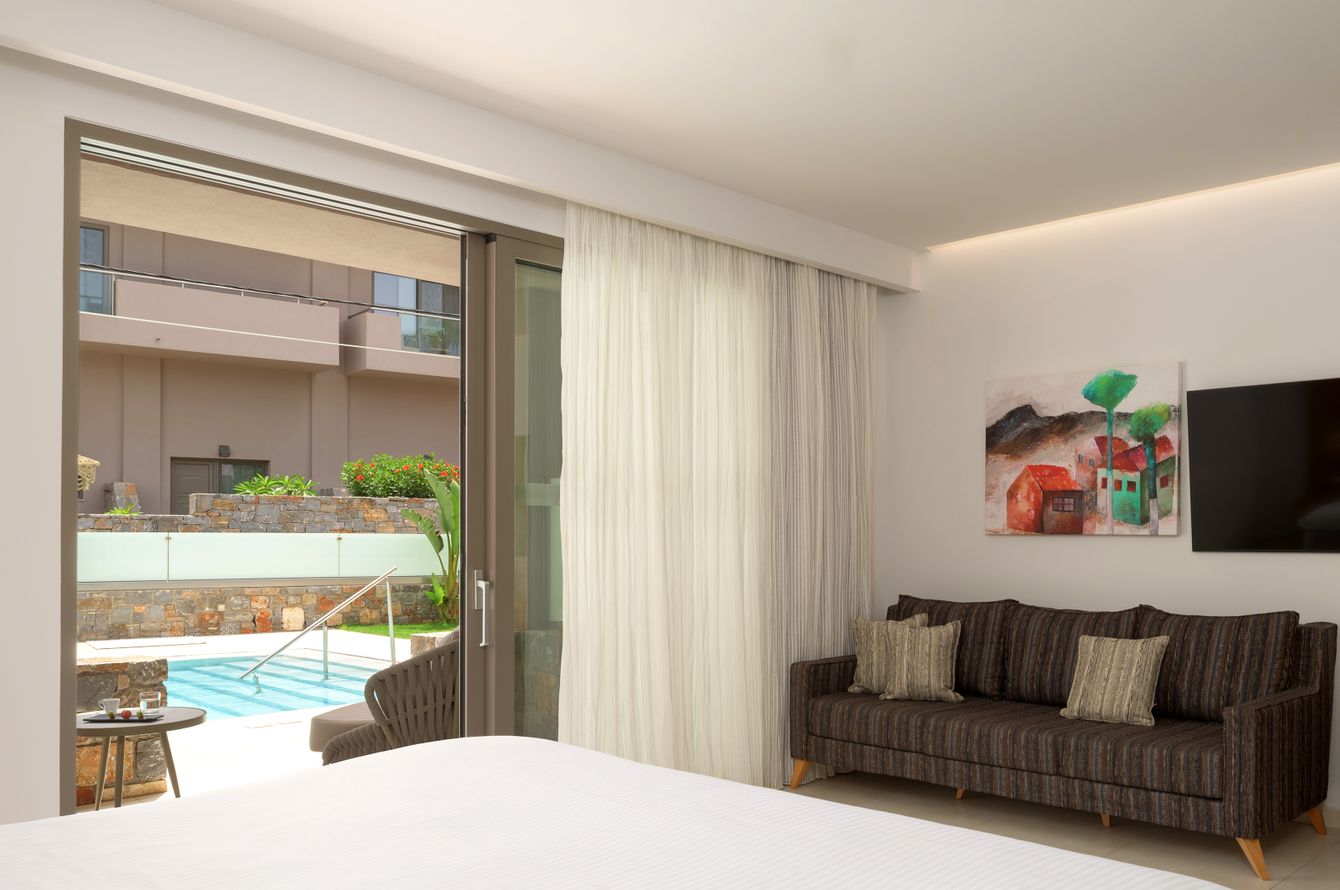 Suite White Deluxe Swimup