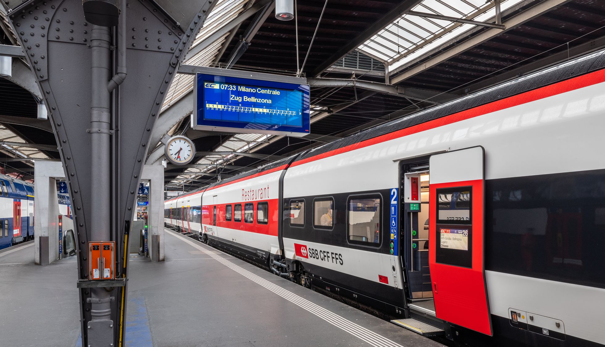 Le Giruno dans la gare. © Swiss Travel System AG, 2021, Tobias Ryser