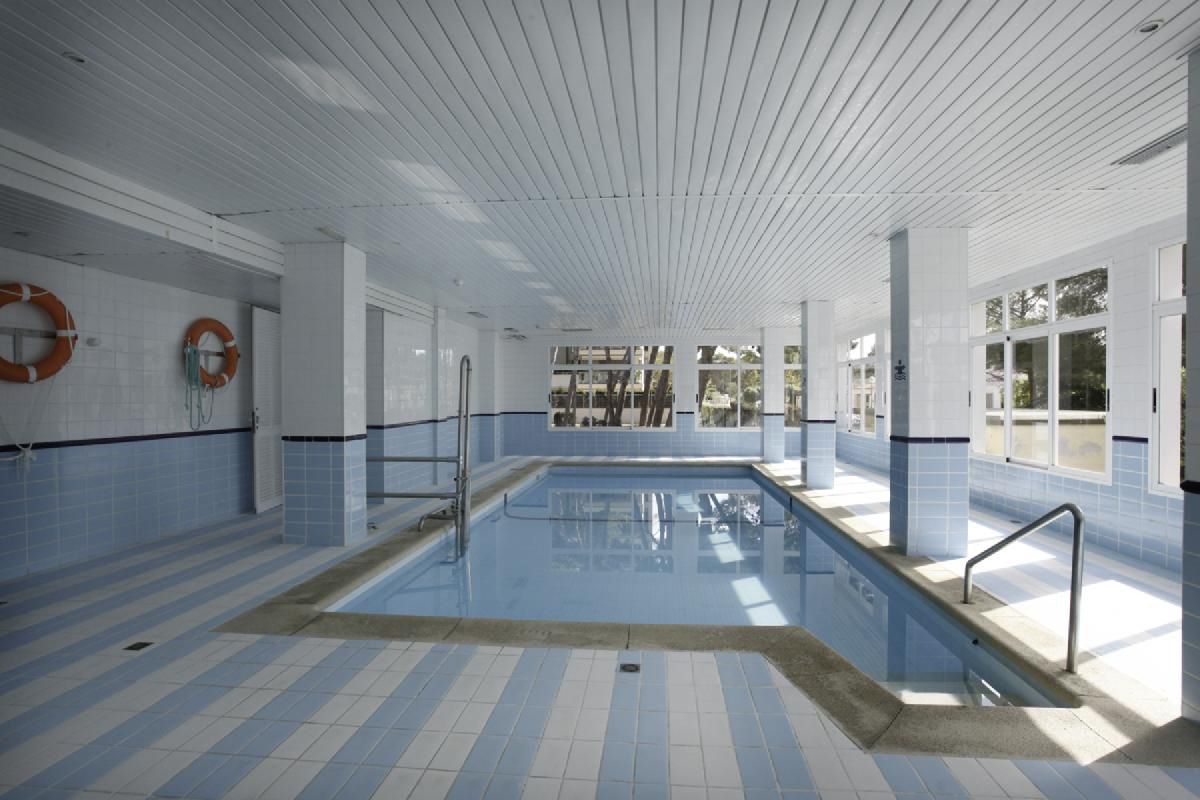 Piscine intérieure