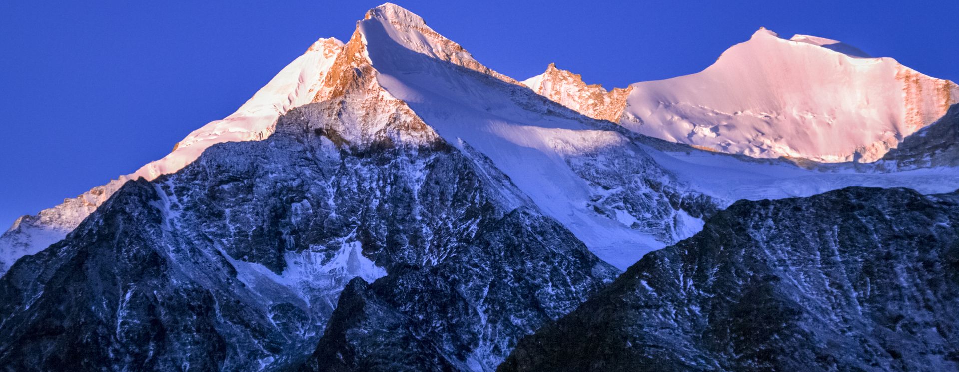 Vue de Grächen à la montagne