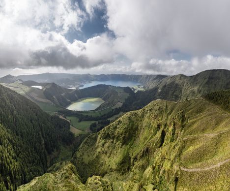 Sete Cidades avec le lagoa azul et le lagoa verde