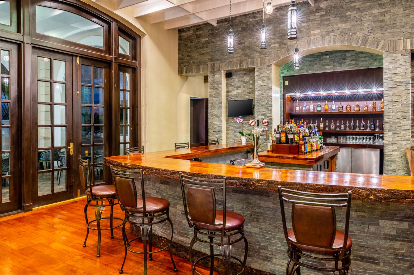 Bar