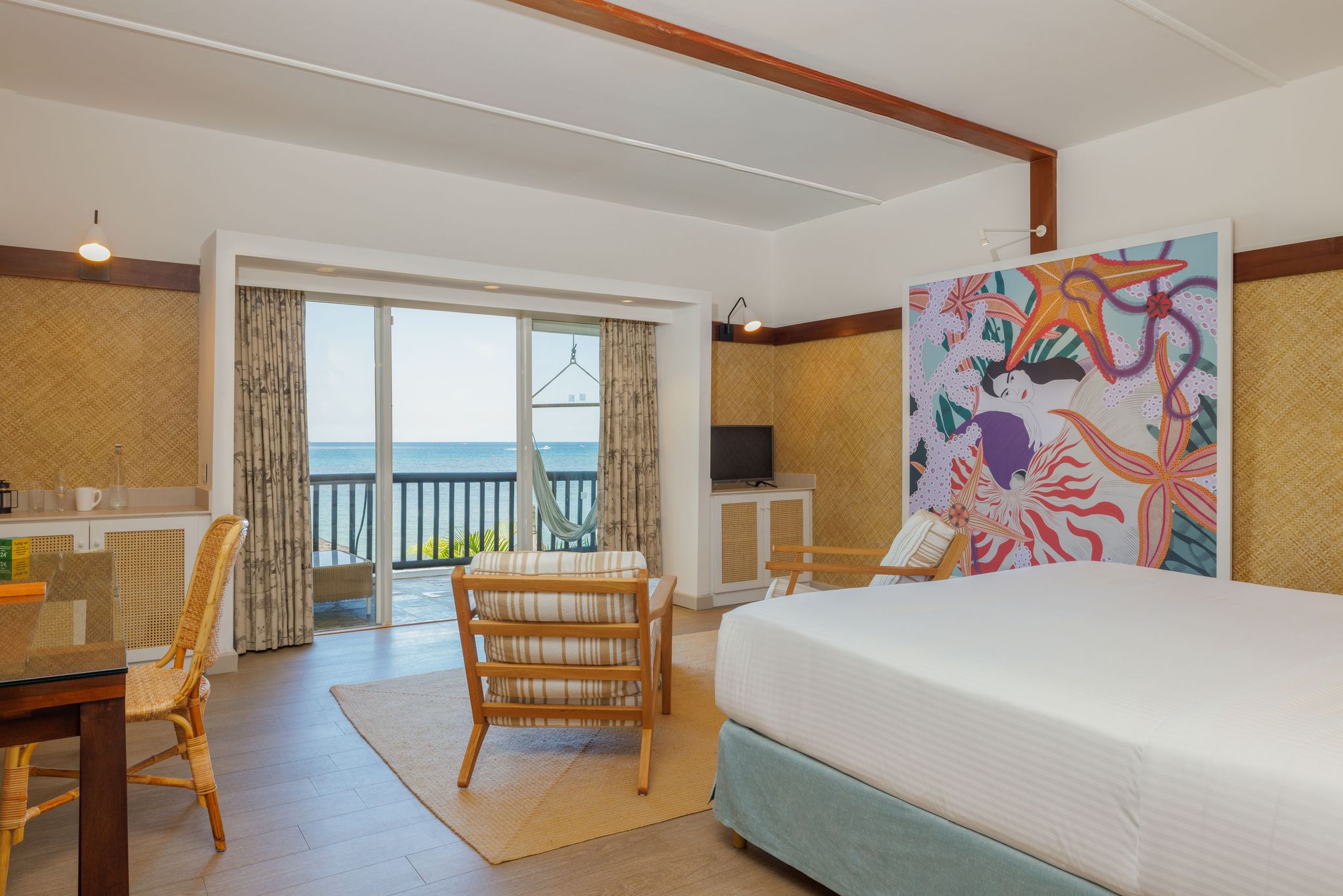 Executive Seafront Adult Suite