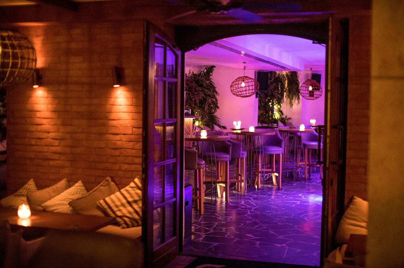 Bar