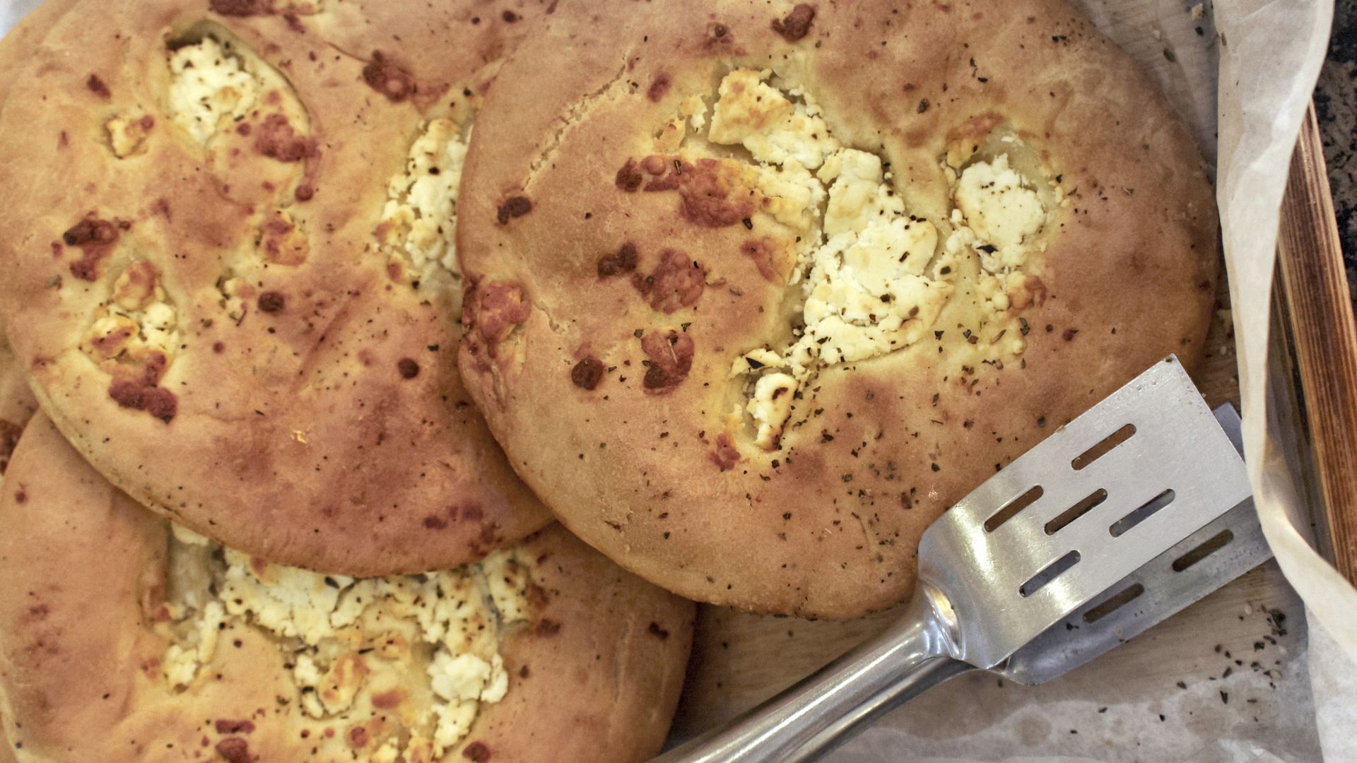 Sie wünschen sich die ideale lokale Verpflegung für die Fahrt von A nach B?