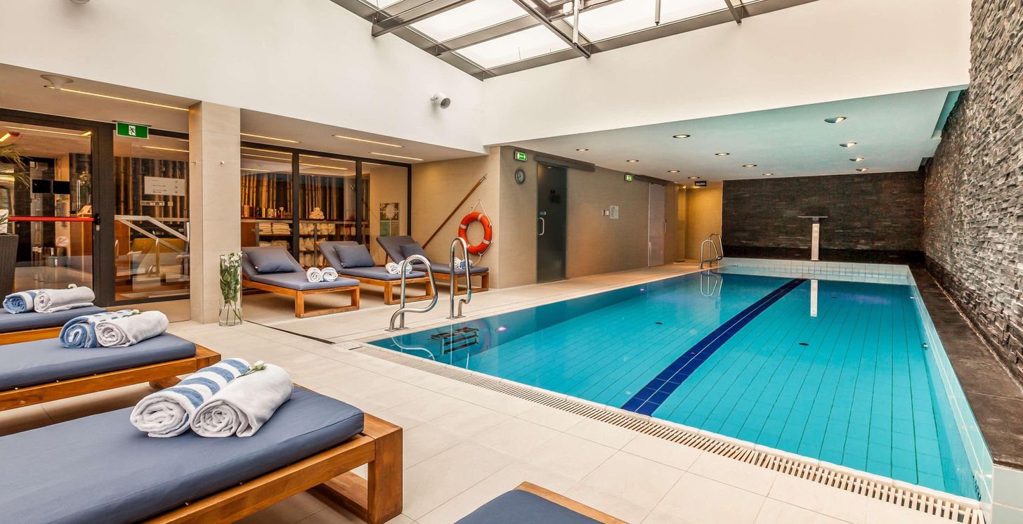 Piscine intérieure