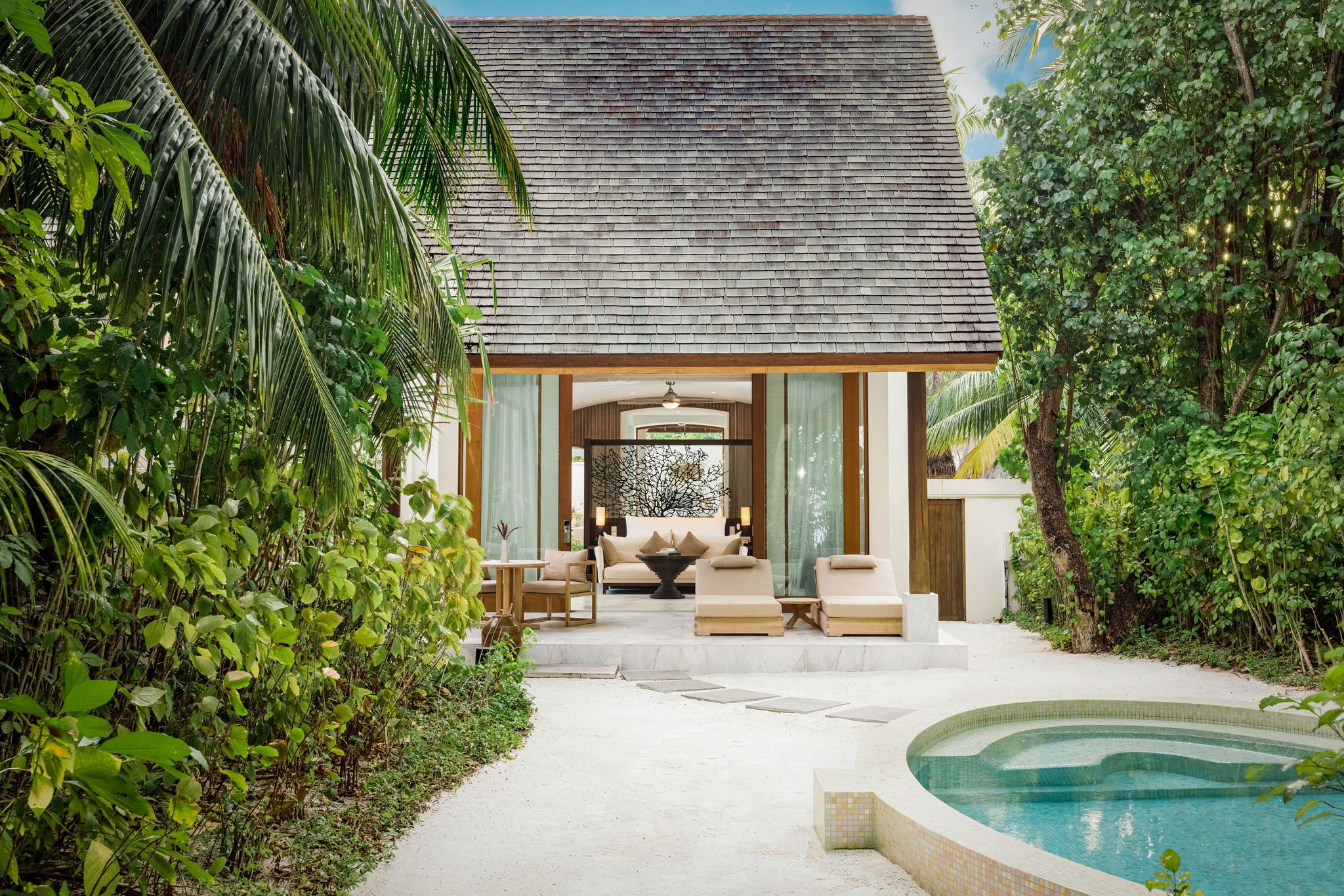 Deluxe Beach Villa mit Pool
